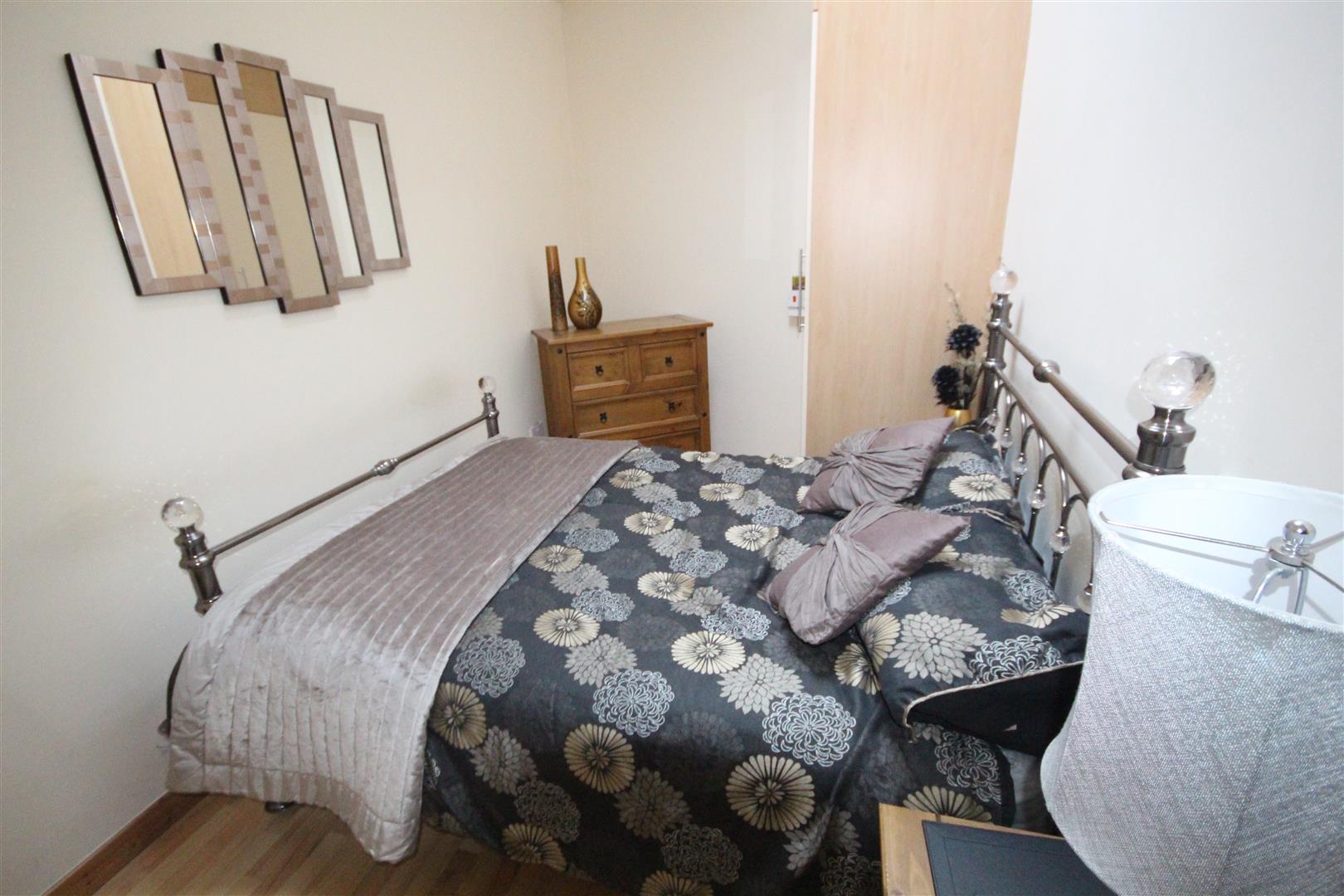 2 bedroom flat To Let in Colne - IMG_5431.jpg